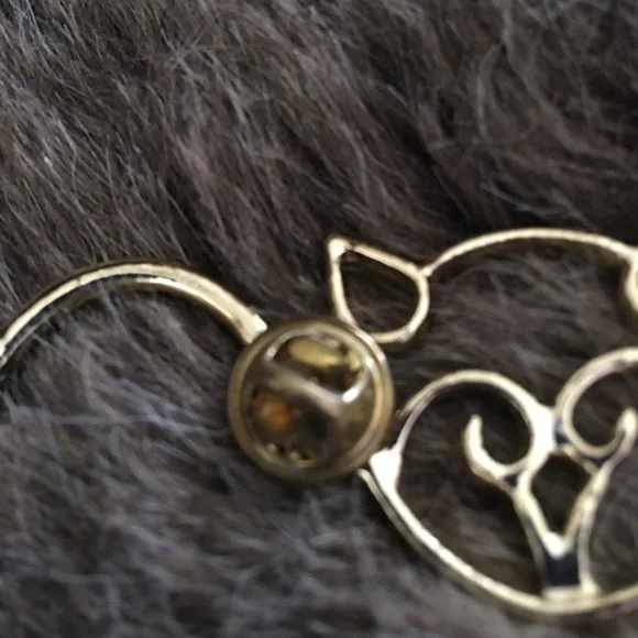 Vintage gold tone large cat outline pin brooch - Picture 3 of 4